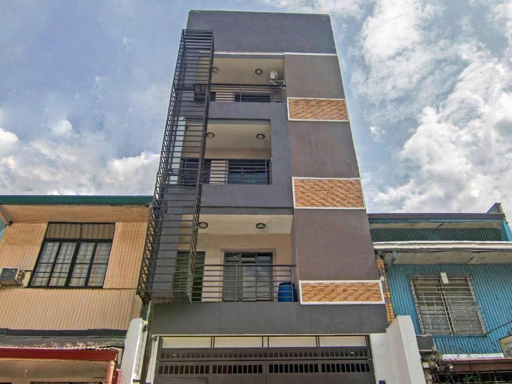 Oyo 766 Ichehan Apartments Manila Exterior photo